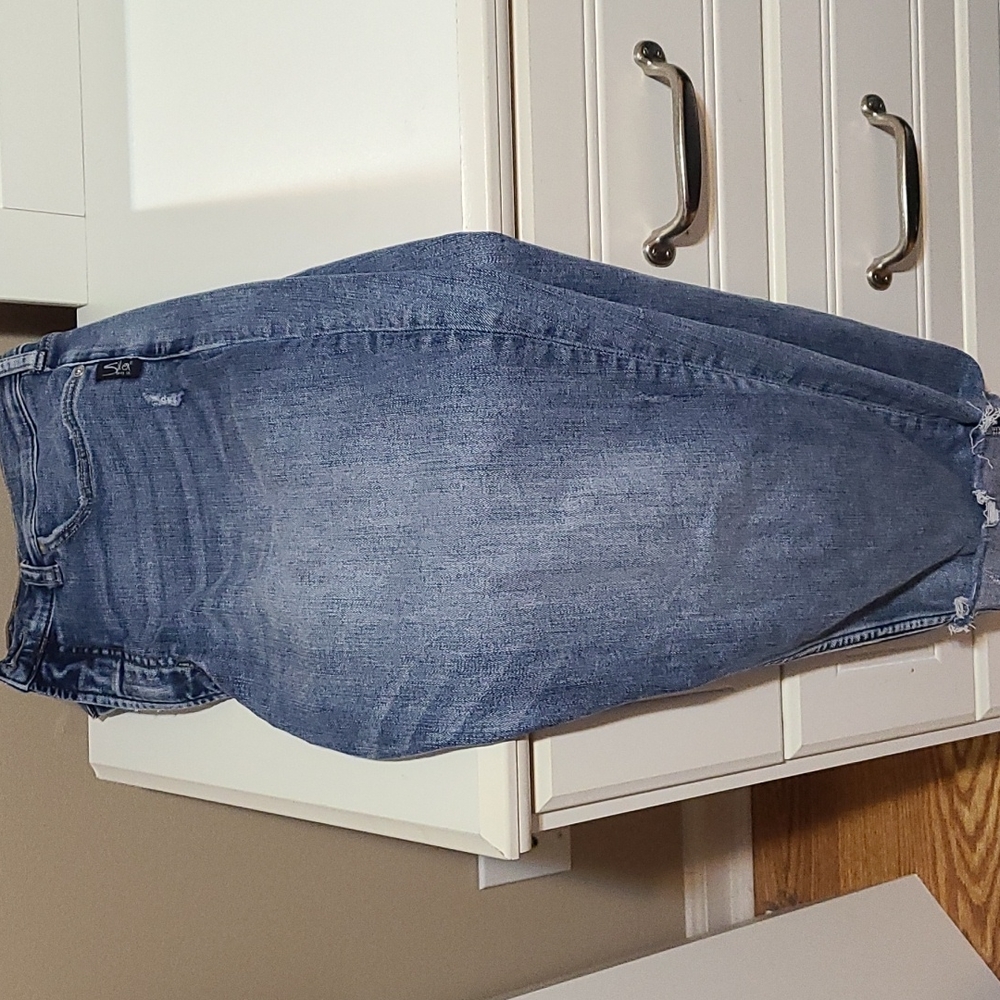 Silver Jean Capris, 33/25